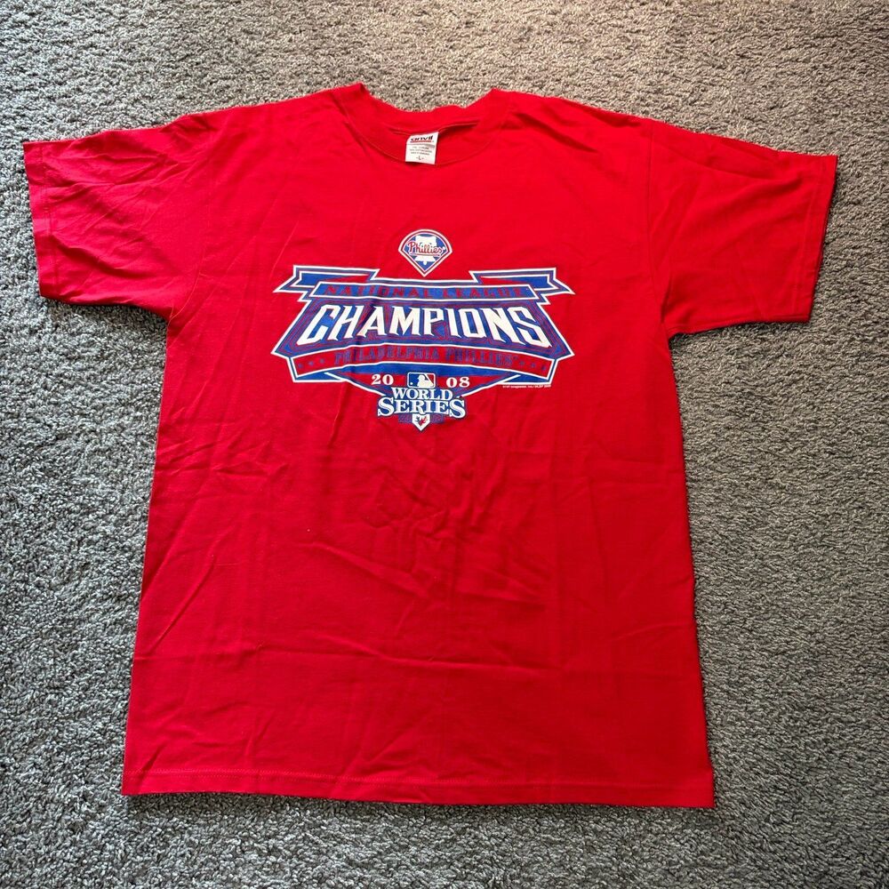 Vintage 2008 Philadelphia Phillies Word Series Champions T Shirt Red MLB Size L